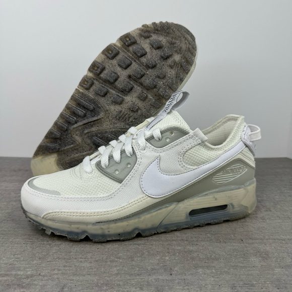 Nike Air Max Terrascape 90 'Triple White' DQ3987-101 Men's Size 7/Women's Sz 8.5